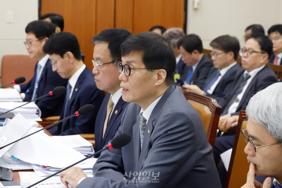 정부, 올해 경제 성장률 1.8% 전망…“불확실성 크나 탄핵 리스크 제한적”