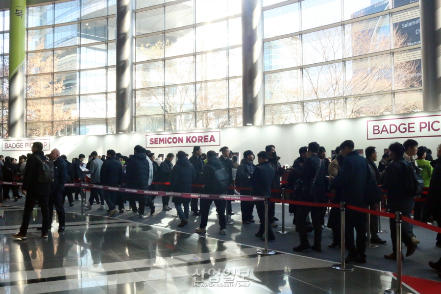 [포토뉴스] 세미콘 2025(SEMICON 2025), AI 시대의 반도체 산업 지향점 제시