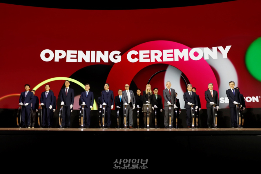 미래 여는 첨단 반도체 기술…‘세미콘 코리아 2025’ 개막