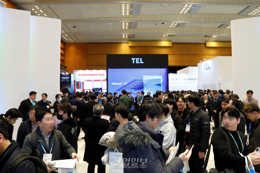 미래 여는 첨단 반도체 기술…‘세미콘 코리아 2025’ 개막