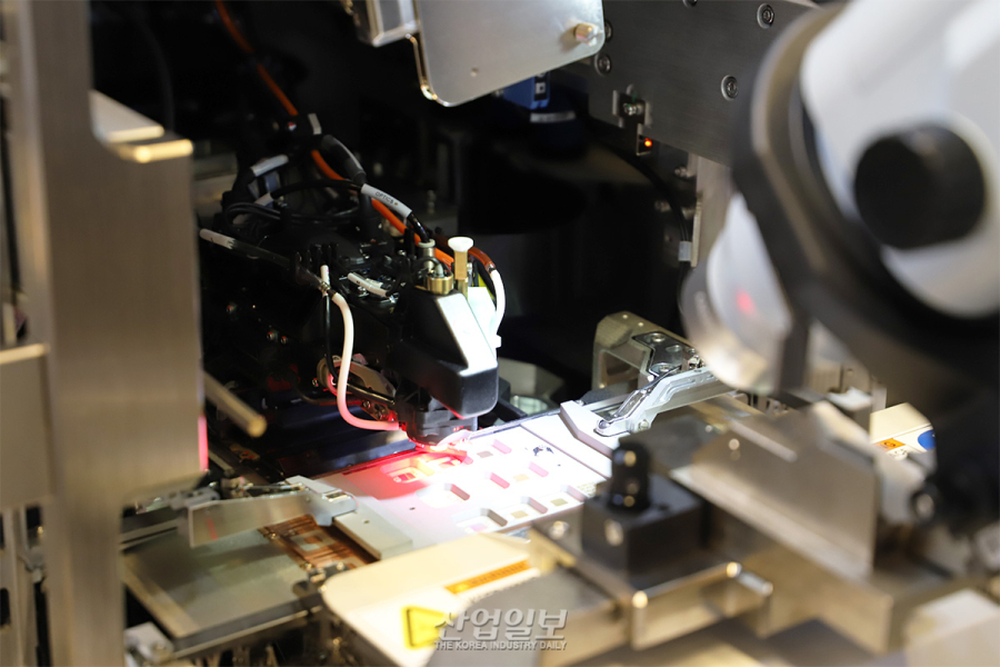 [포토뉴스] ASMPT, 0.5mil 미세 와이어 본더 선보여