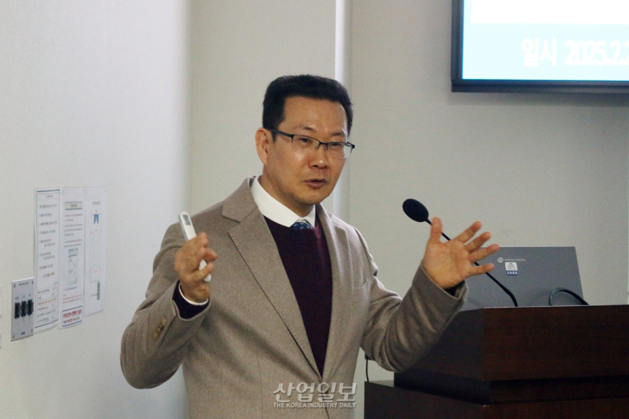 위기 맞은 건설산업, 적정임금제·기능등급제로 활로 모색해야