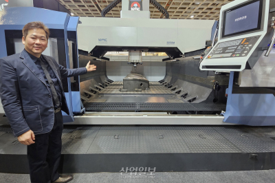 [TIMTOS 2025] KAO MING, 대만 공작기계 전시회서 갠트리 타입 머시닝 센터 출품