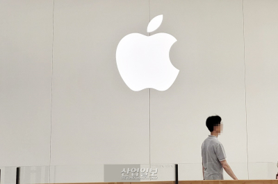 [모바일 On] ‘최신형 AI 들어간 아이폰이라더니’…소비자들, 애플 상대로 소송제기