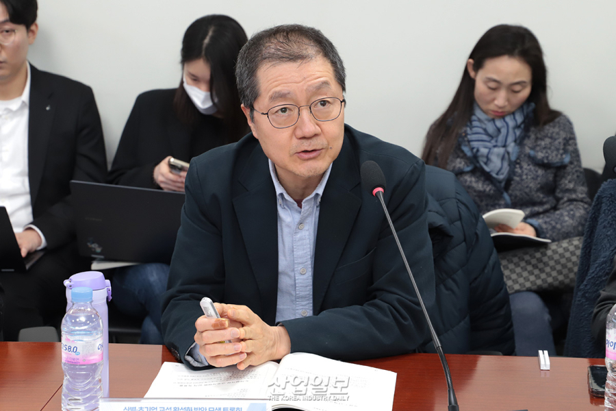 “노동조합 대표성, 조합원→근로자로 확대해야”