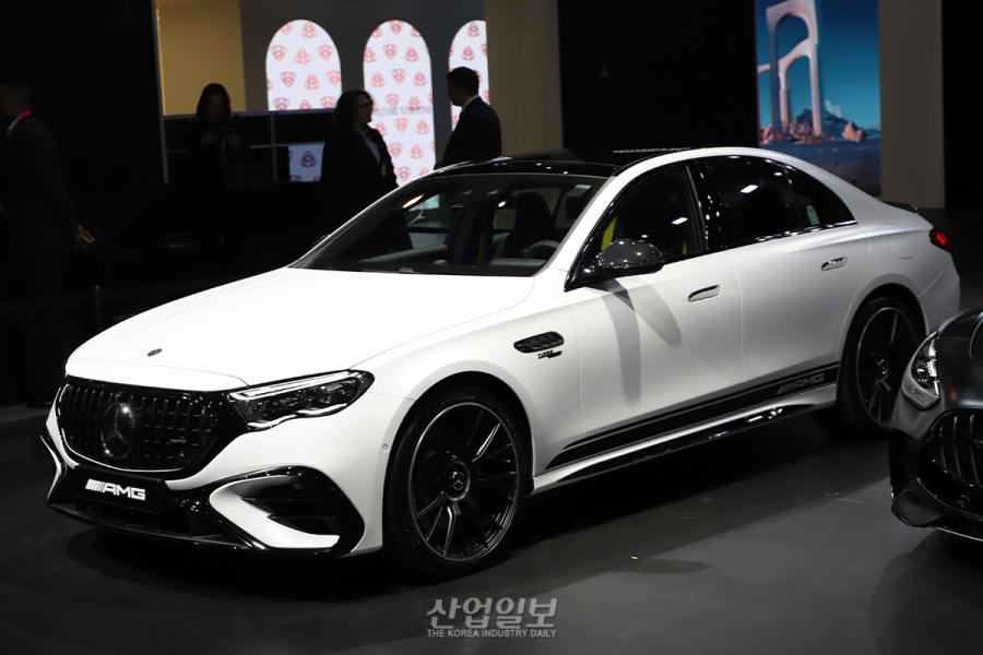 메르세데스-벤츠, 2세대 AMG GT·한정판 라인업으로 ‘럭셔리 시장’ 정조준