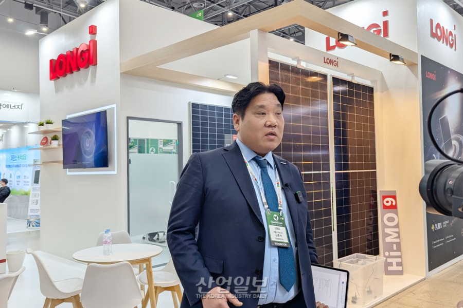 [국제그린에너지엑스포 2025] 론지솔라, 백컨택 기반 고효율 모듈로 기술 방향 전환