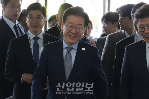 [21대 대선 공약] 이재명 노동 존중 사회 VS 김문수 기업하기 좋은 나라 VS 이준석 “리쇼어링·규제혁신”