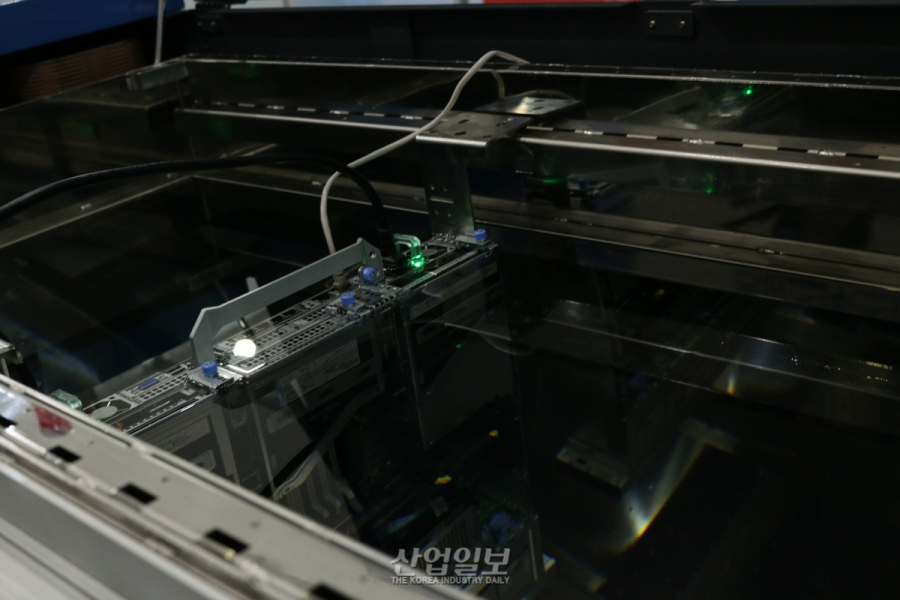 전력 30% 절감, 비전도성 액체로 가능하다