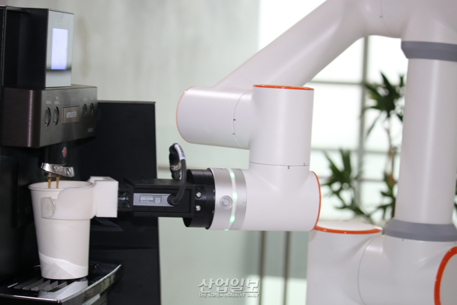 메이크웨어, 원격 커피제조 로봇 솔루션 출품