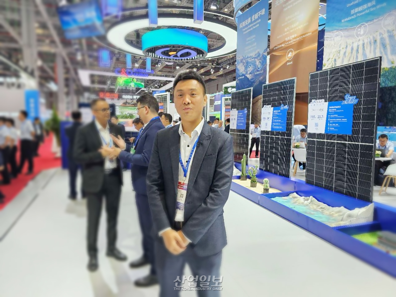 SNEC 2025] JA솔라, 고효율 통합 에너지 솔루션 공개