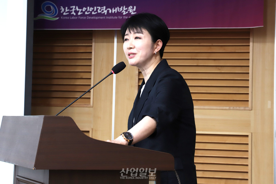 노인 일자리 참여자 40.2%, “가족에게 도움 된다”