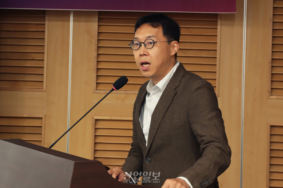 노인 일자리 사업, 18년간 예산 55배·참여자 19배 증가 … ‘지속가능성 확보’ 과제