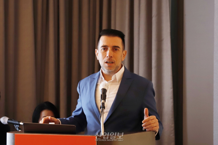 스트래티지, Auto 2.0·Mosaic·Strategy One 앞세워 AI·BI 시장 공략