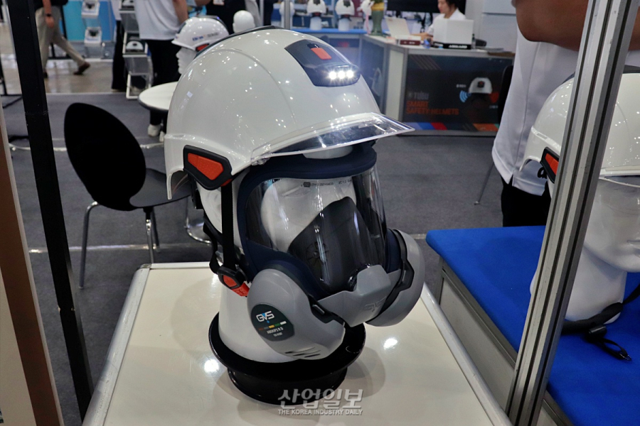 '핸즈프리' 스마트 안전모… 무전기 없이 PoC·DMR 듀얼 통신 지원