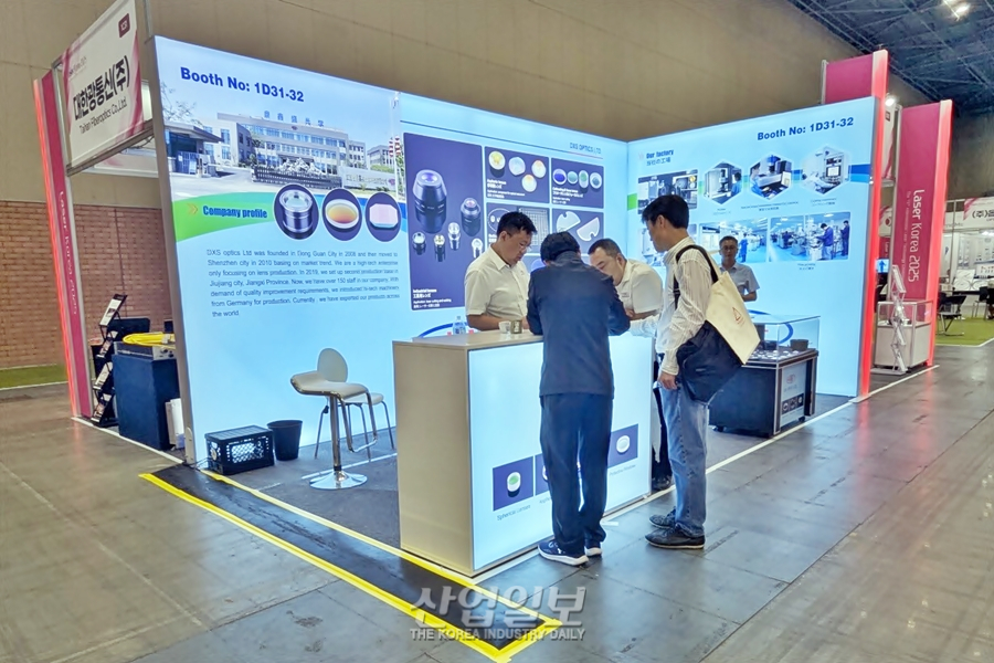 DXS 옵틱스, 나노코리아 2025서 한국 첫 전시…정밀 광학 시장 진출 시동
