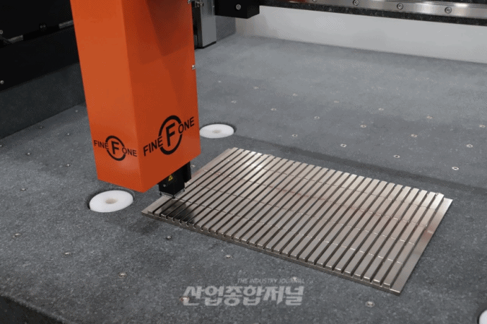 [움짤뉴스] ‘슥’ 지나가며 자기장 측정하는 ‘3D 자기장 스캐너’