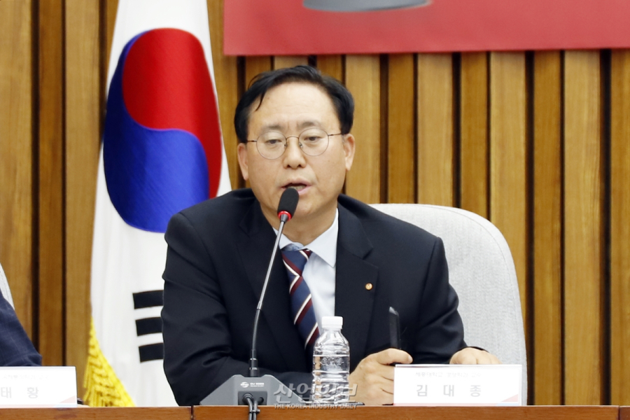 기업 규제, 네거티브 규제로 바뀌어야 對美 관세 협상 타격 줄어들 것