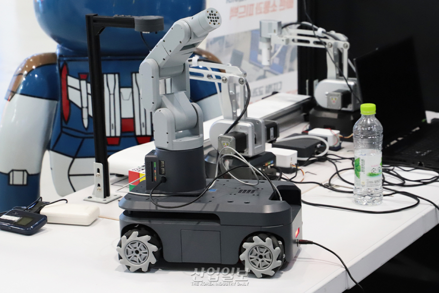 실제 제조공정 축소한 교육용 로봇으로 현장 이해도↑