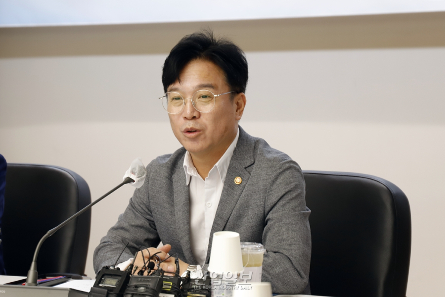노동부 김영훈 장관 “노조법 개정은 ‘친노동=친기업’을 입증하는 계기될 것”