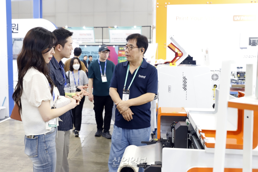 (주)투앤드(TooAnd), UV평판프린터로 인쇄 한계 넘어선다