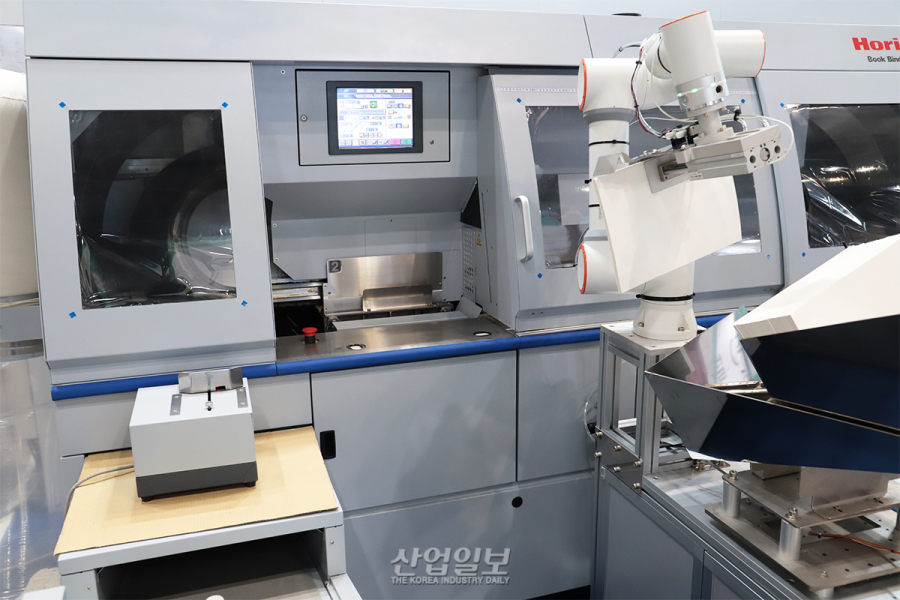 프리비, 로봇 제본 자동화·AI 디자인 ‘스마트 솔루션’ 공개