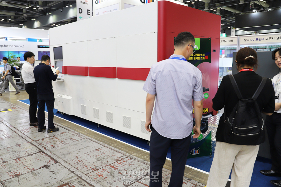 딜리, 분당 120m 수성 롤인쇄·자동 제책 통합 솔루션 제시