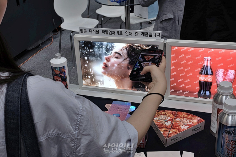 엡손, ‘K-PRINT 2025’서 첫 필름 프린터 공개…“다양한 소재·컬러 구현”