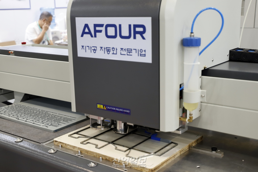 에이-포 실업, 목형 고무 자동 부착기·로봇파렛다이징 시스템 등으로 인쇄산업의 자동화 실현