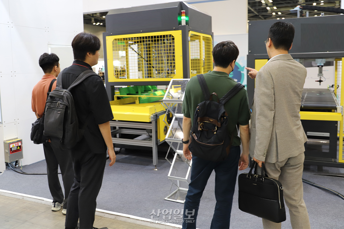 로보원, 3D 비전 AI 폐기물 선별 로봇 공개...CES 혁신상 2개 분야 수상 - 뉴스 썸네일 이미지