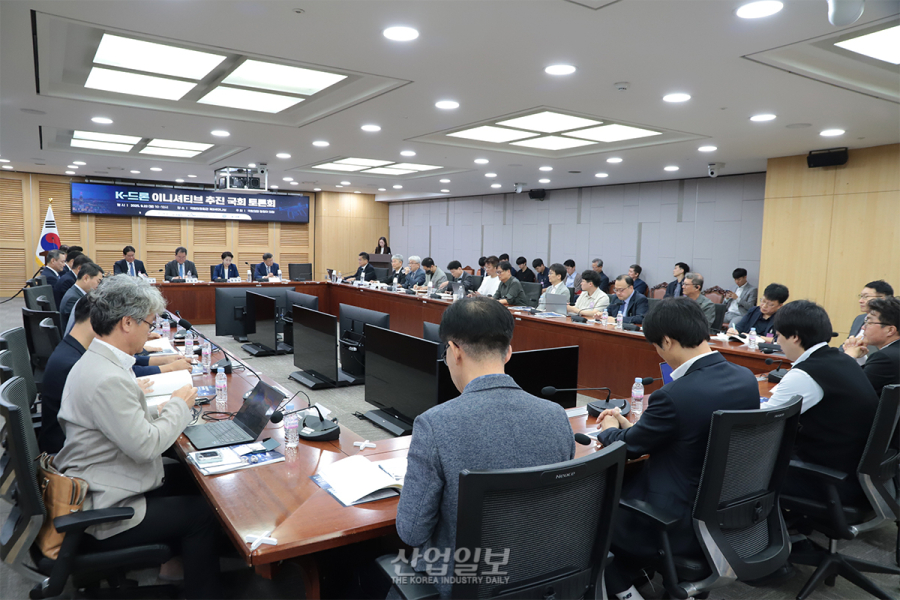 ‘‘차이나 프리’ 공급망 재편, K 드론 마지막 골든타임“