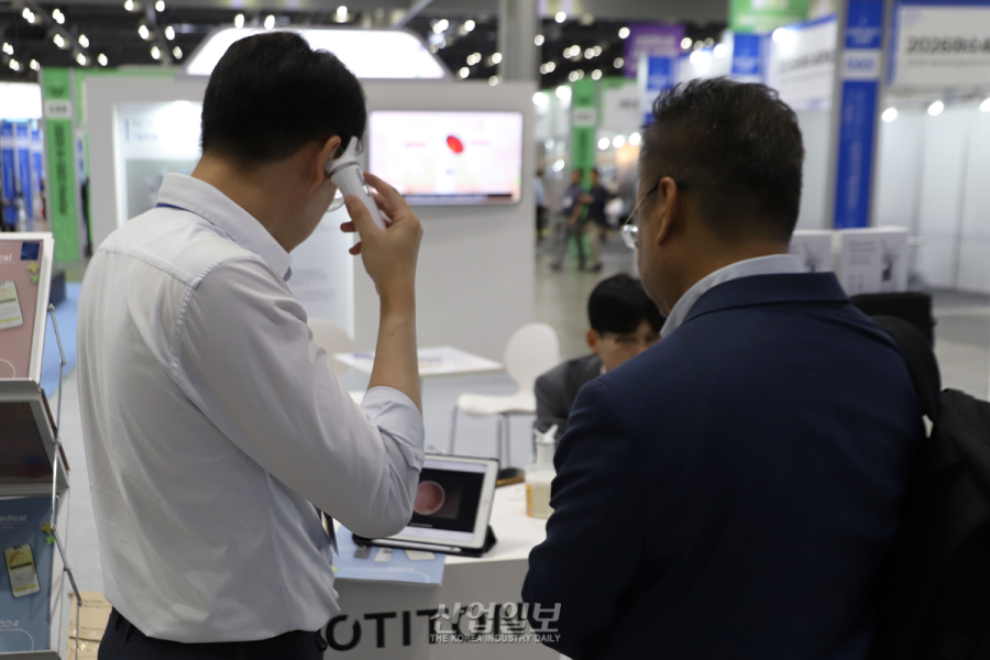 ‘AI 스마트 체온계’ 등장…귓속 사진만으로 중이염 진단