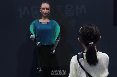 [포토뉴스] 휴머노이드 ‘소피아’와 대화 나눠볼까