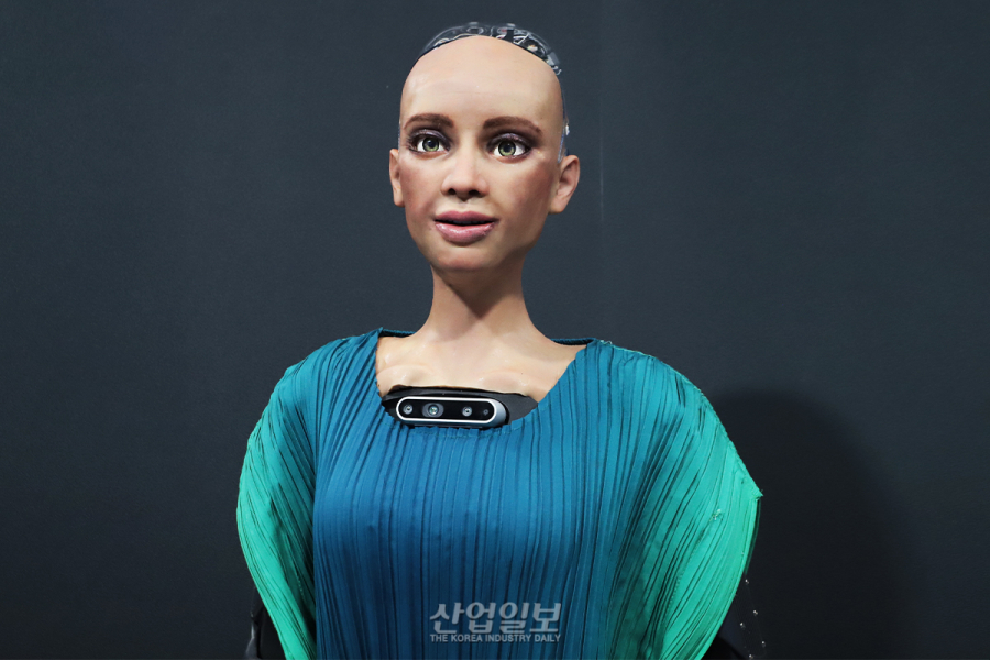 [포토뉴스] 휴머노이드 ‘소피아’와 대화 나눠볼까