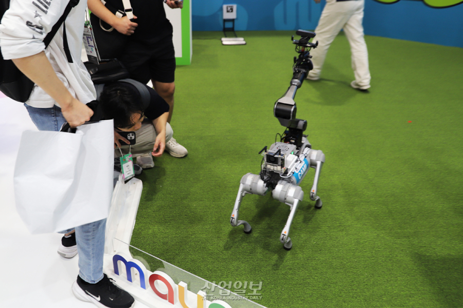 스마트라이프위크에 ‘AI 로봇 촬영감독’ 등장