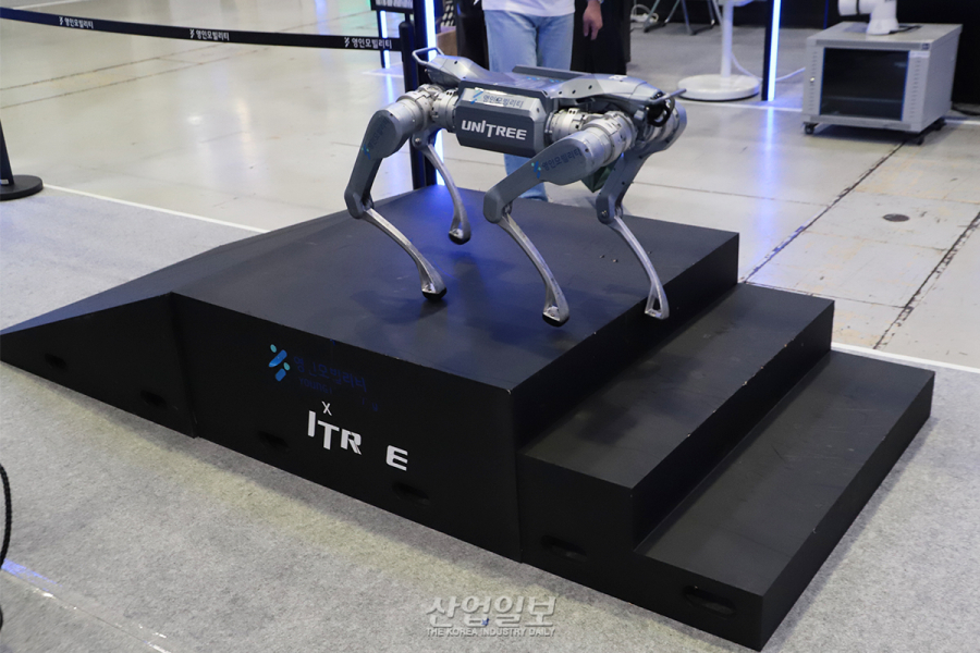 유니트리 최신 로봇 A2·R1, 한국서 첫 선