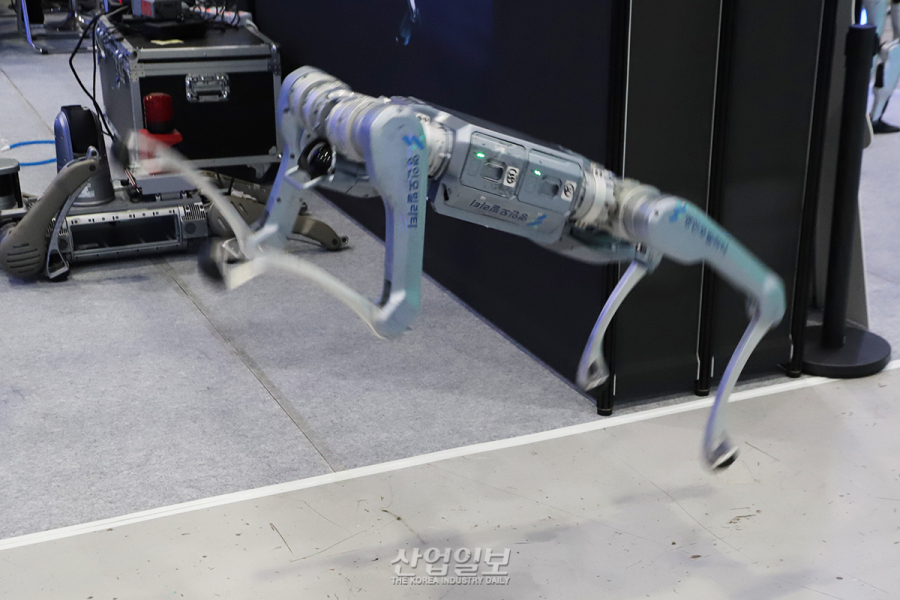 유니트리 최신 로봇 A2·R1, 한국서 첫 선