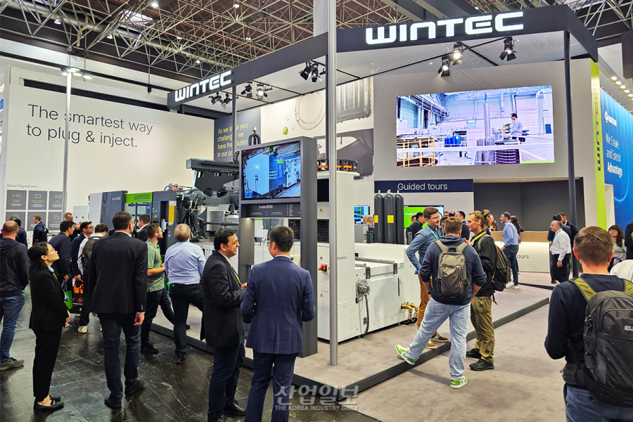 [독일 K 2025 현장] 윈텍, 올일렉트릭 사출기 ‘e-win 1800’ 유럽 첫 공개