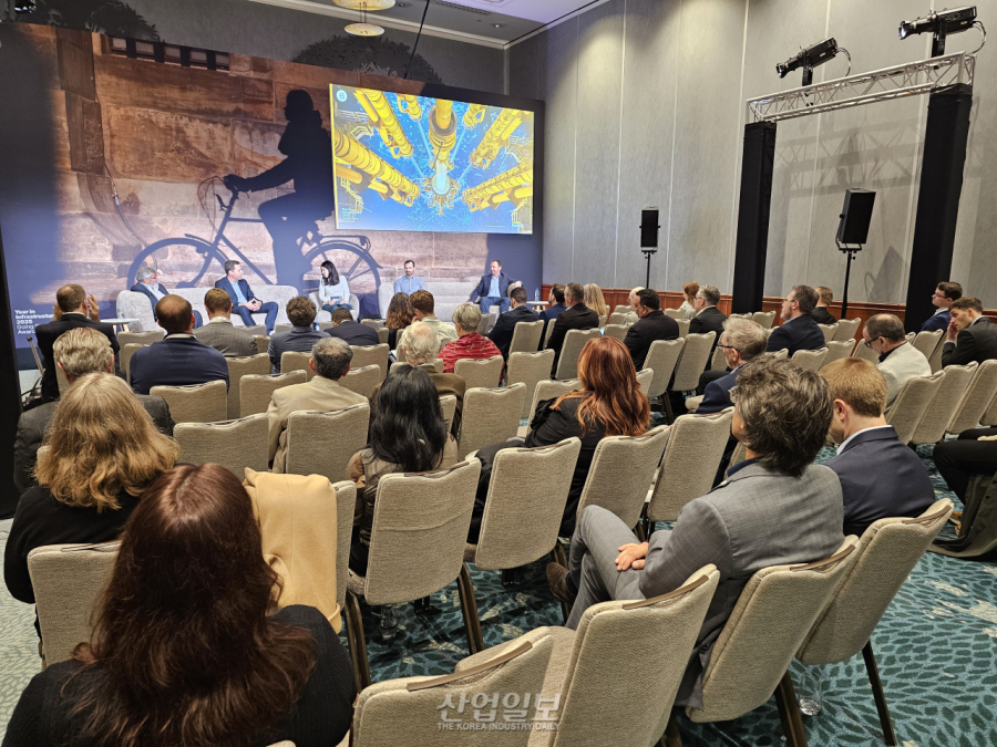 [YII 2025 현장] 글로벌 에너지 대전환, ‘단절된 데이터’ 통합이 성패 가른다