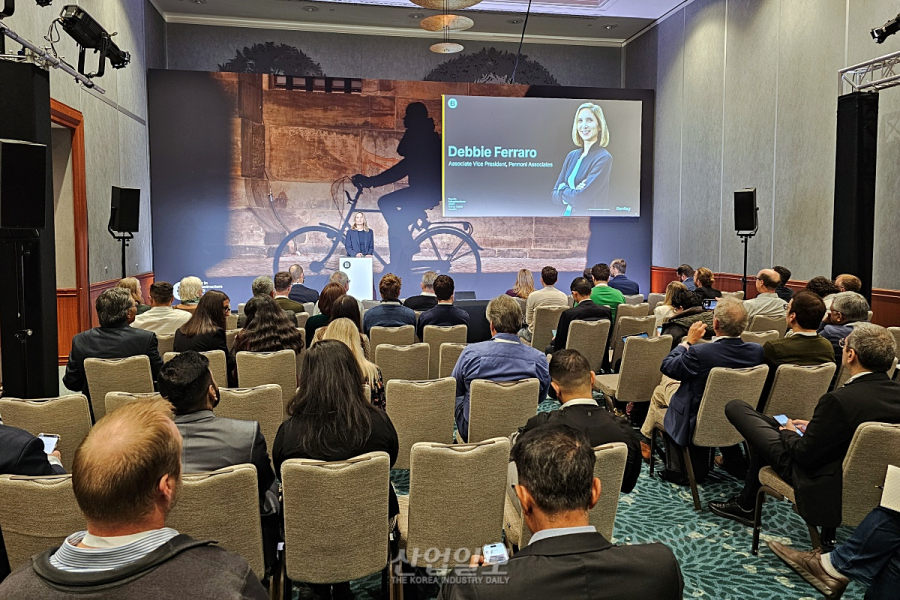 [YII 2025 현장] 페노니 어소시에이츠, 도시-수변 잇는 디지털 교량 설계 솔루션 제시