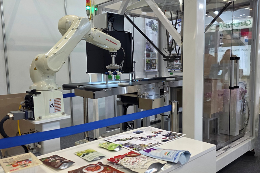 “컨베이어부터 택배 포장까지 논스톱”… 아테스, 로봇 자동화 공정 ‘눈길’