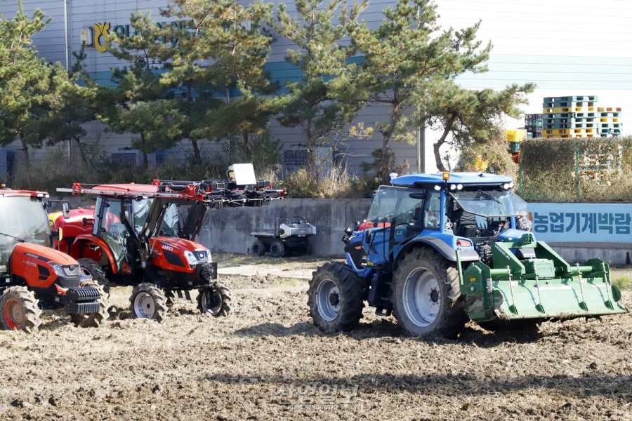 [포토뉴스] 익산농업기계박람회, 200여 업체 참가한 가운데 개막