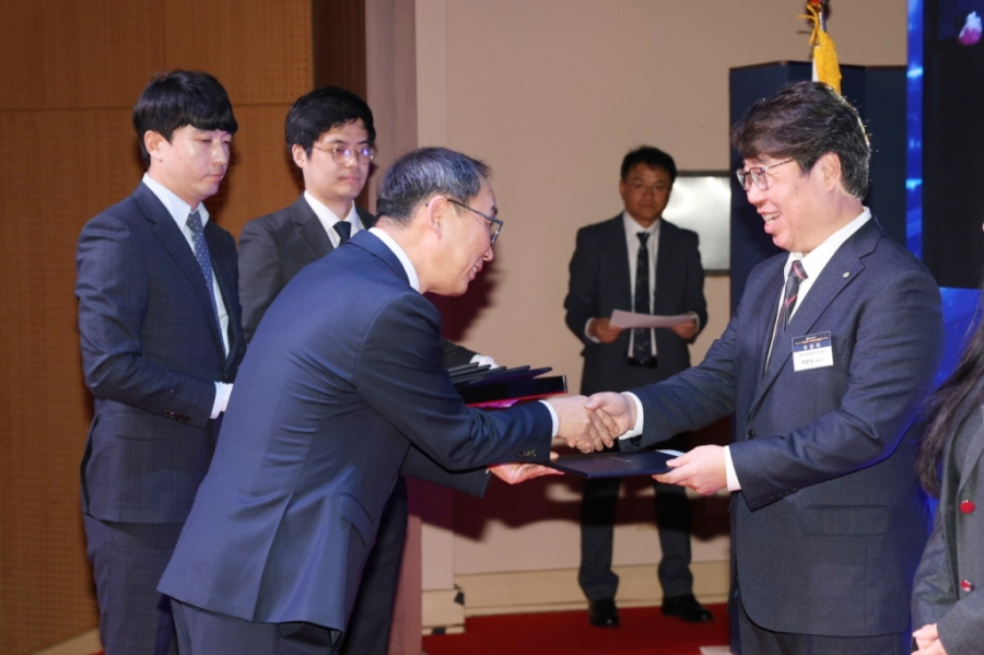 엠아이큐브솔루션, '국가생산성대상' 수상… 원가 10%·불량률 11% 절감 성과 입증