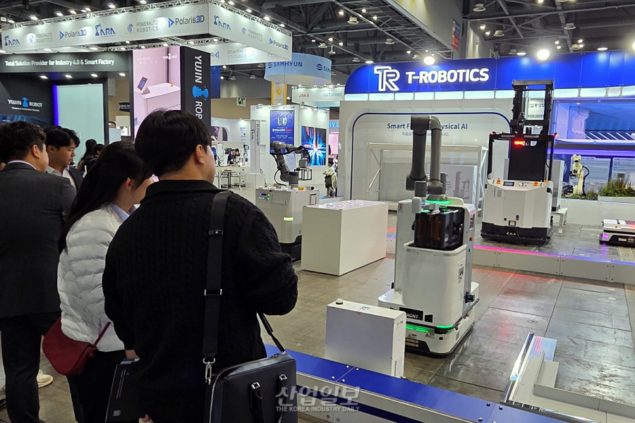 티로보틱스, ‘로보월드 2025’서 AI 기반 클린룸 로봇시스템 공개
