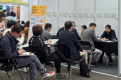 [노동의 2막③] 3개월 지원금으론 '숙련 공백' 못 막는다… 해법은 '역할 전환'