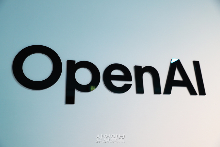 OpenAI, ‘GPT-5.1’ 공개하고 한국서 ‘그룹채팅’ 시범 도입