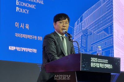 중견기업 생존 조건은 ‘기술 적응력’…“AI 도입, 일단 써보며 문화 확산시켜야”