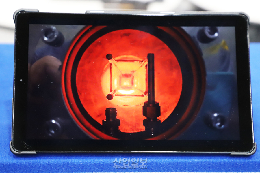 이큐브머티리얼즈, SWCNT 시간당 3g 생산 장비 자체 개발