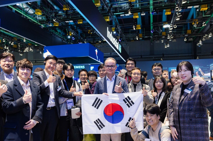 기계가 스스로 목표 찾는다… 지멘스, SPS 2025서 '목표 지향형 자동화' 선봬