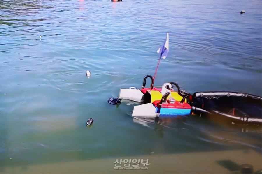 부산 연안 부유 쓰레기, ‘AI 수상드론’이 수거한다